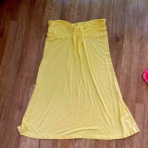 Fighting Eel light yellow strapless dress. Light weight. Super comfy. Gd. Cond.